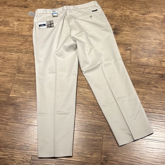 Dockers Classic Fit Signature Khaki flat front pants - Picture 9 of 9